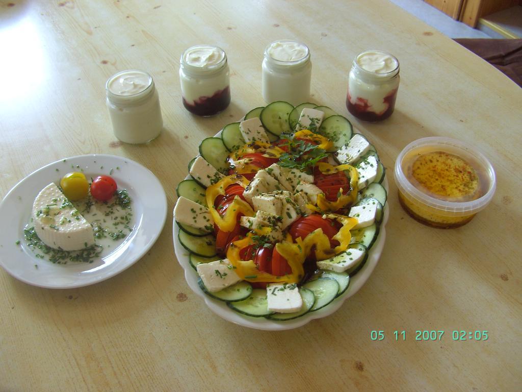 Nussbaumer Am Irrsee Farm stay *